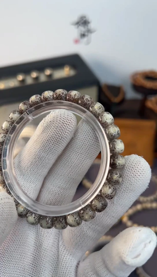 手串星月菩提海南同枝果石玉料粉冰留白单圈8*7