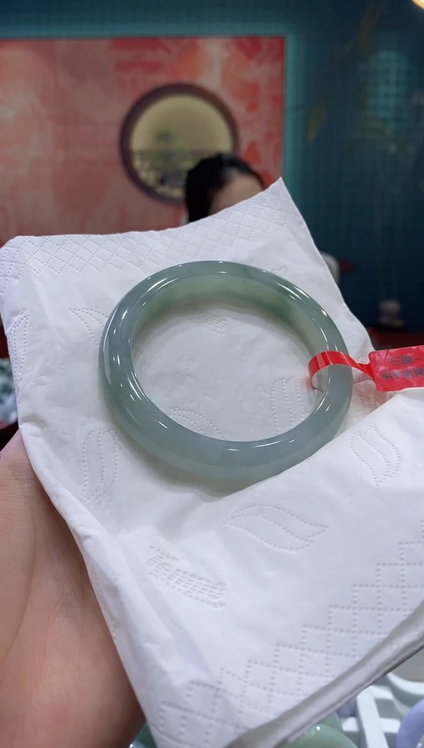 未镶嵌手镯翡翠是***呀0046939