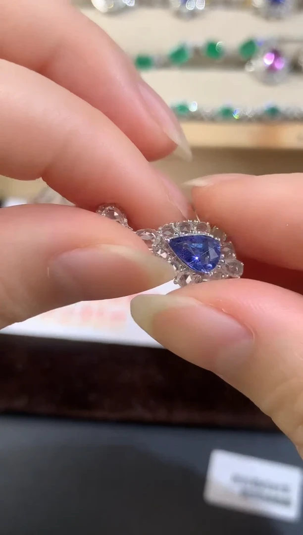 吊坠(不含链)蓝宝石18K金镶嵌D268|6200