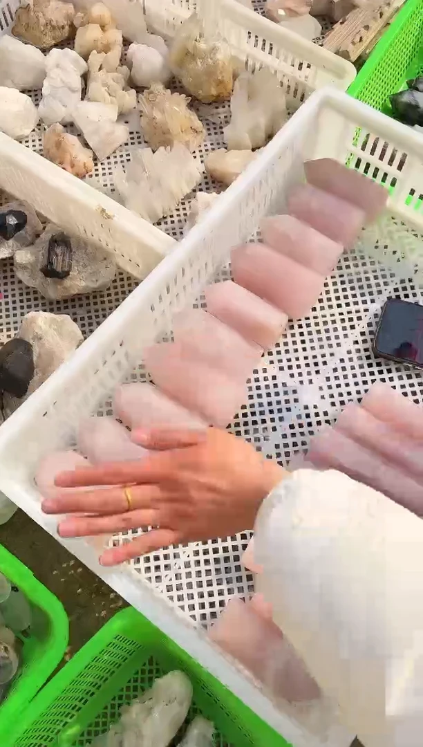 【闪购商品】水晶摆件未镶嵌粉水晶柱子发一个