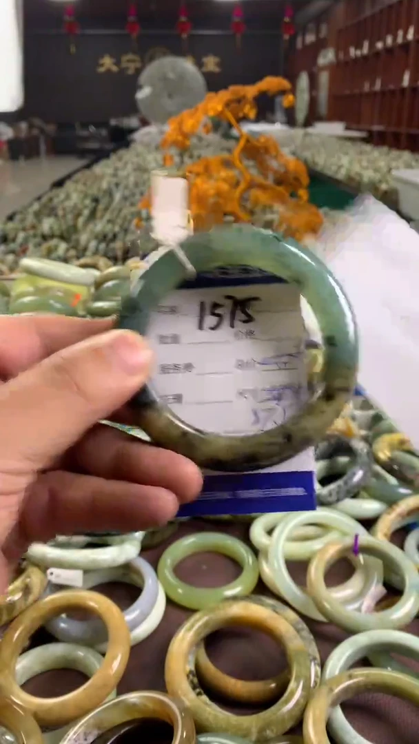 未镶嵌蛇纹石玉手镯1575