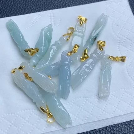 天然翡翠A货吊坠掌上明珠