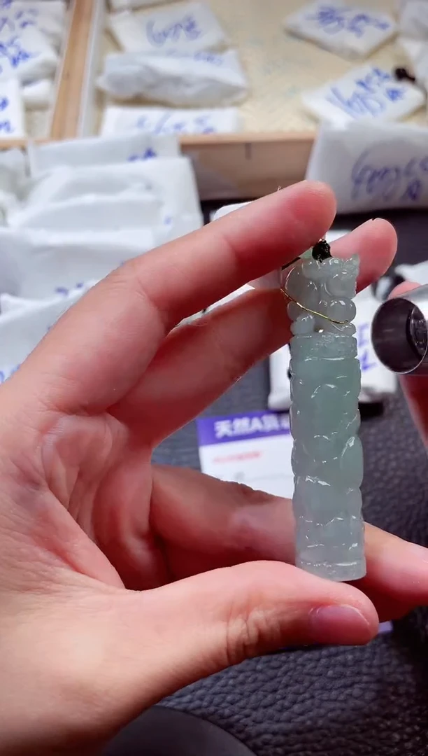 翡翠未镶嵌颈饰00005886