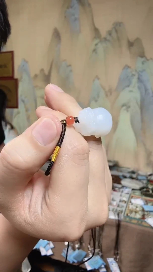 颈饰未镶嵌和田玉.
