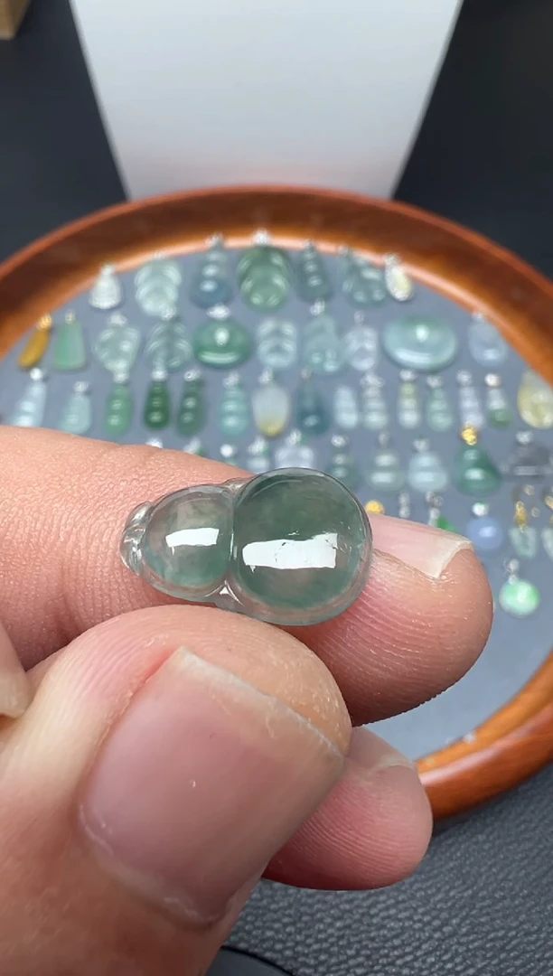 颈饰未镶嵌翡翠1号 纯天然A货缅甸翡翠 葫芦 微瑕