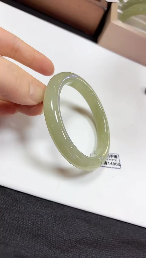 颈饰未镶嵌和田玉63.6手镯