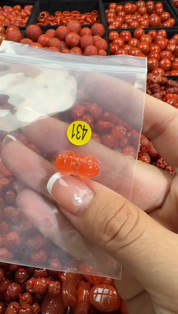 颈饰未镶嵌南红玛瑙1