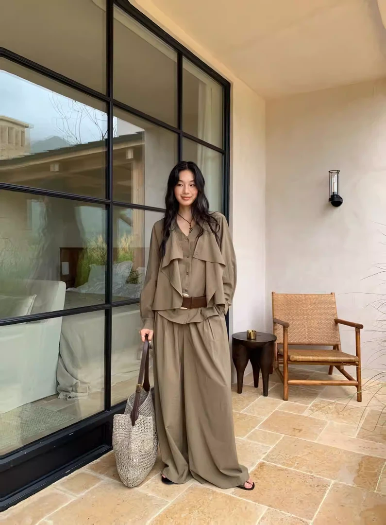 ONE BY TOW 秋上新简约宽松V领气质设计感长袖衬衫 27601