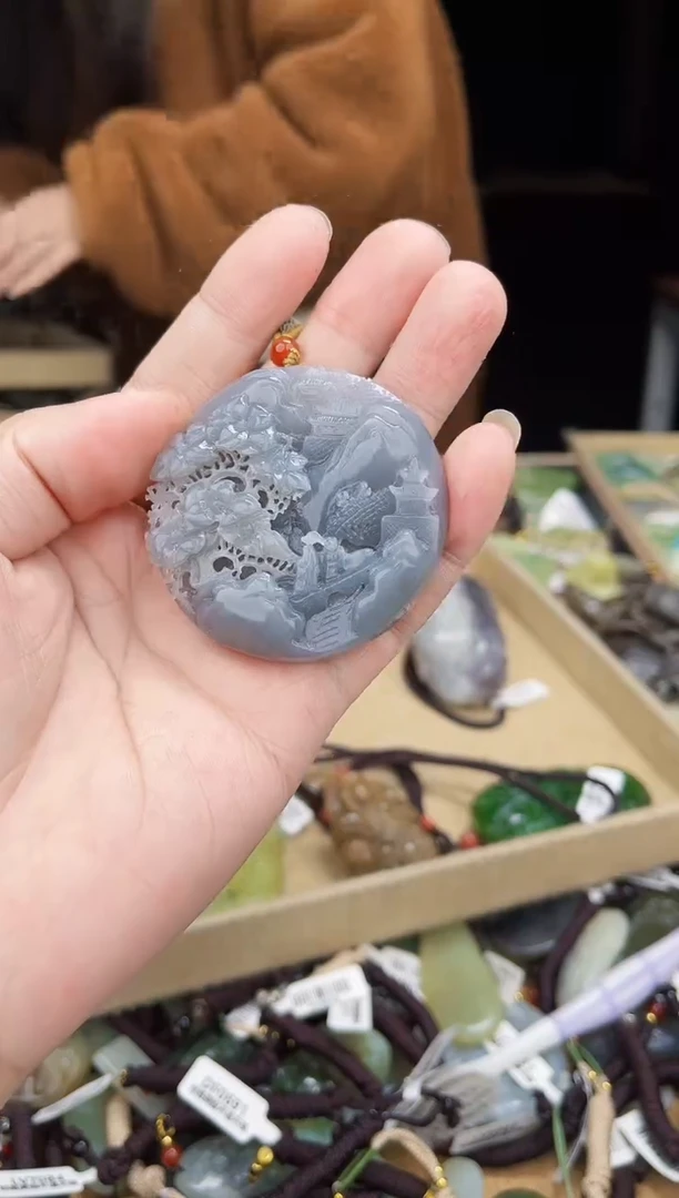 颈饰未镶嵌和田玉1