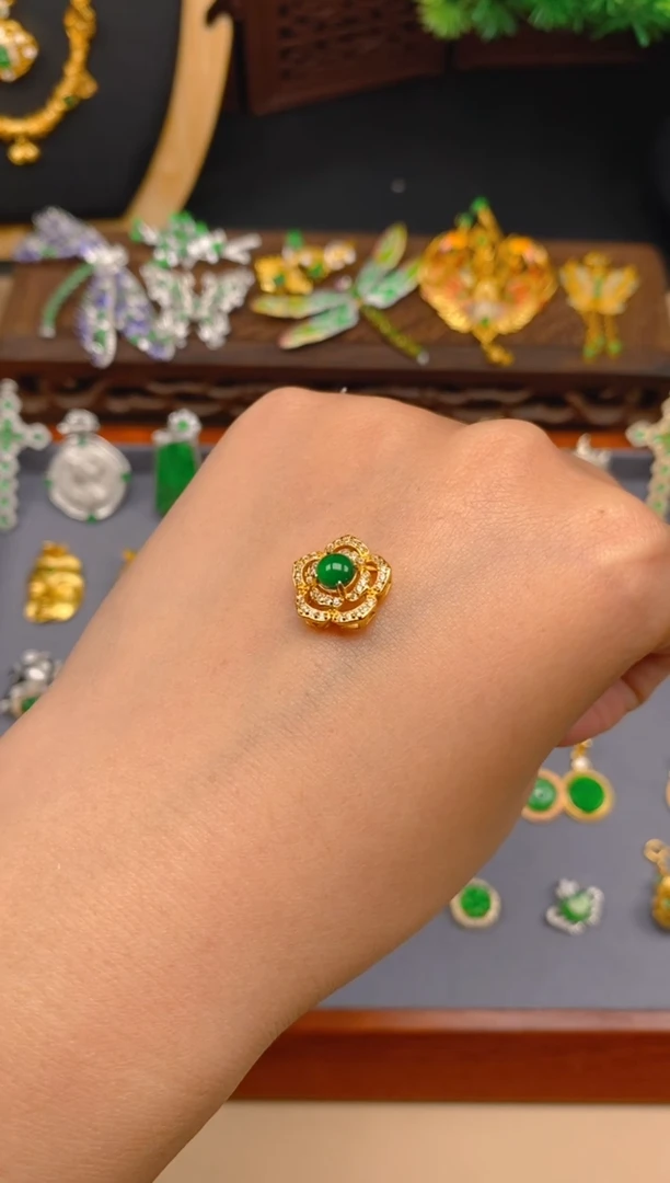 【闪购商品】翡翠吊坠(不含链)银S925镶嵌哈话