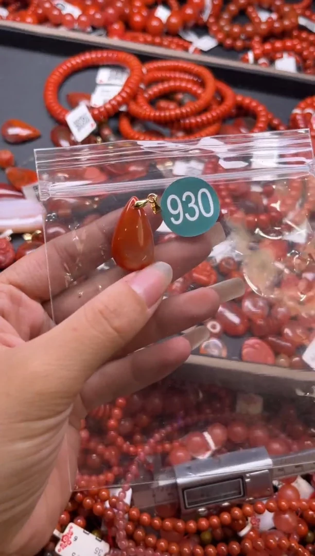 南红玛瑙未镶嵌珠宝奇石930