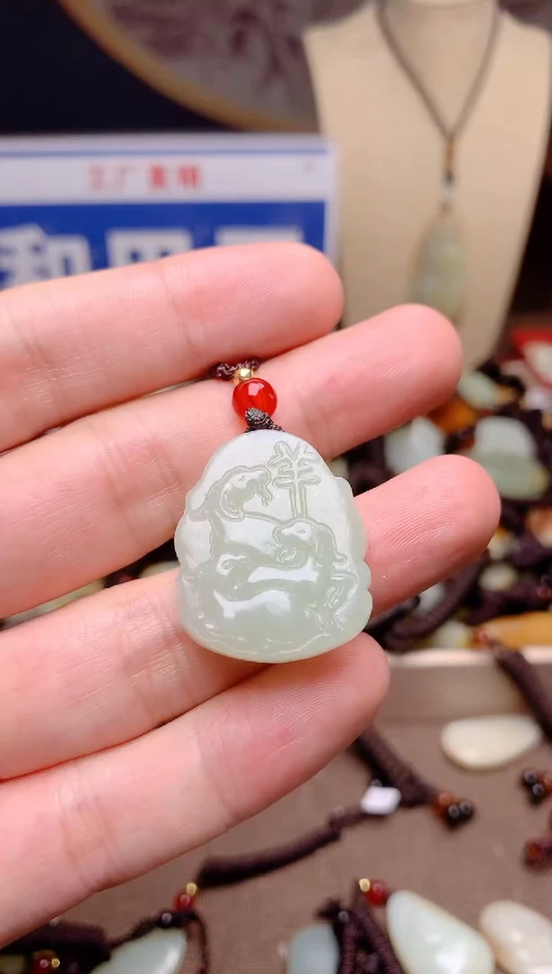 和田玉未镶嵌颈饰1