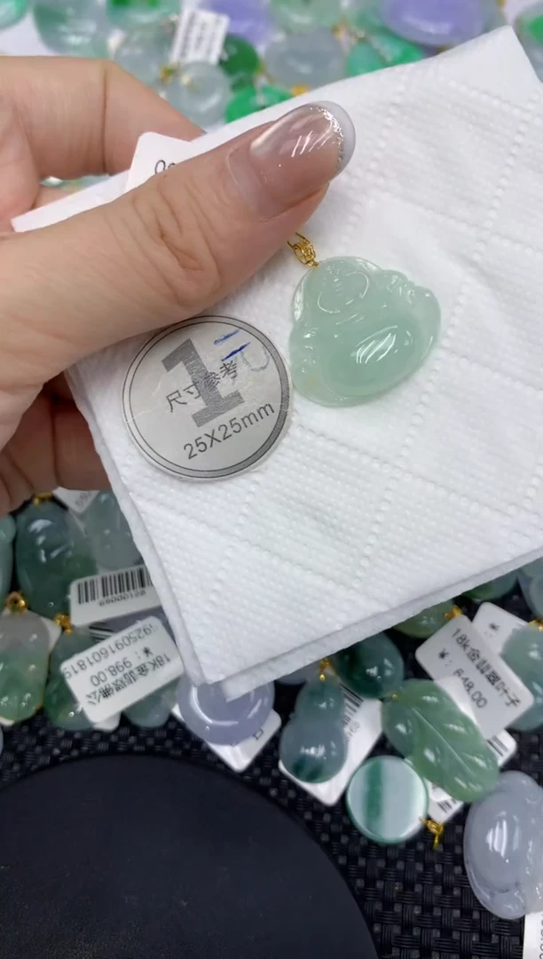 颈饰18K金镶嵌翡翠111111