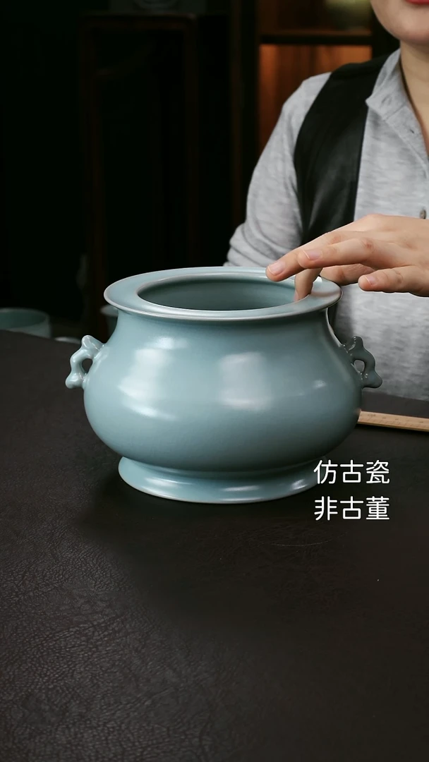 其他汝官窑双鱼耳炉56