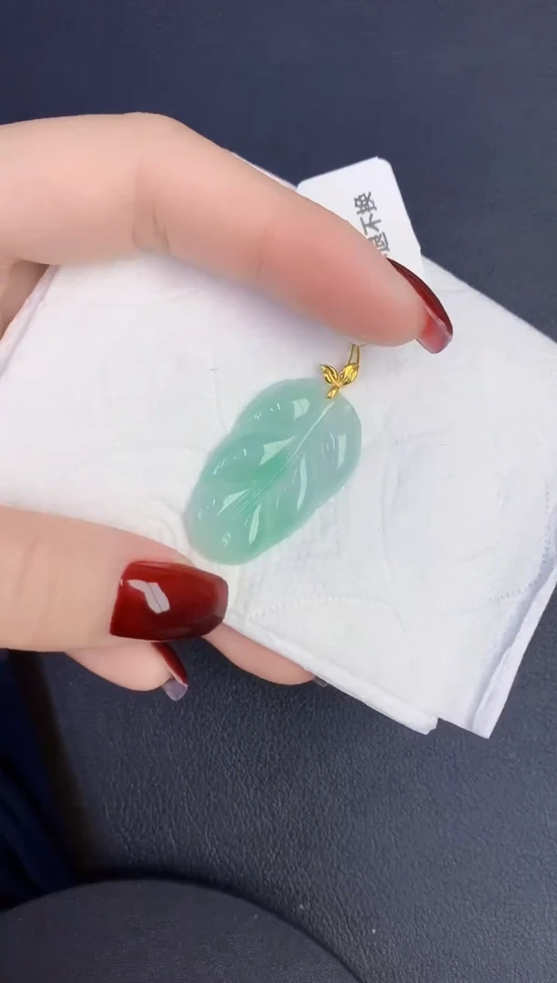 颈饰18K金镶嵌翡翠缅甸天然翡翠A货