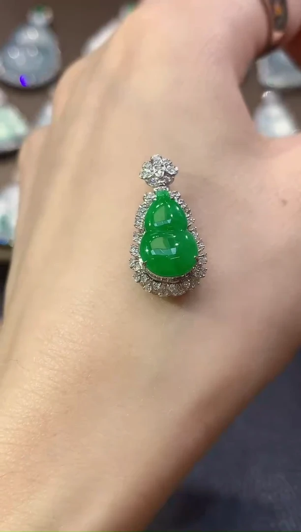 吊坠(不含链)18K金镶嵌翡翠D7