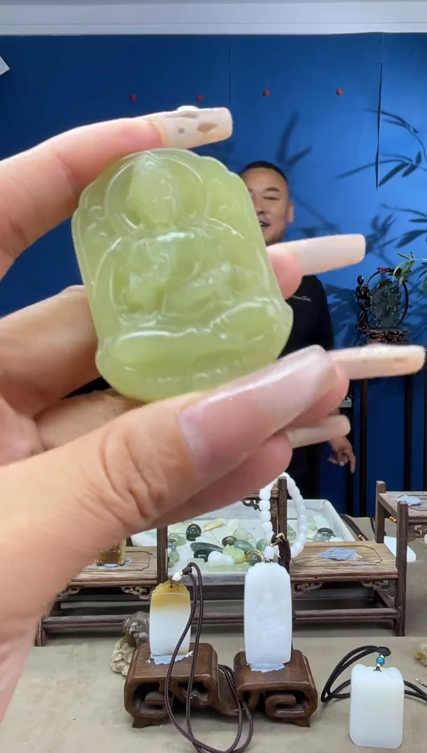 和田玉未镶嵌颈饰1