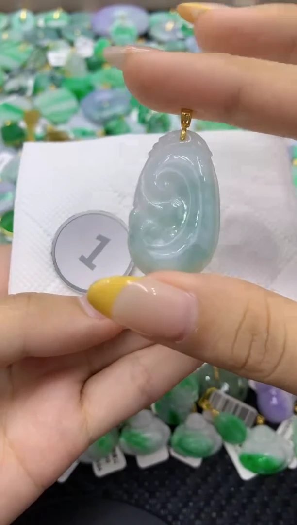 颈饰未镶嵌翡翠天然缅甸翡翠A货