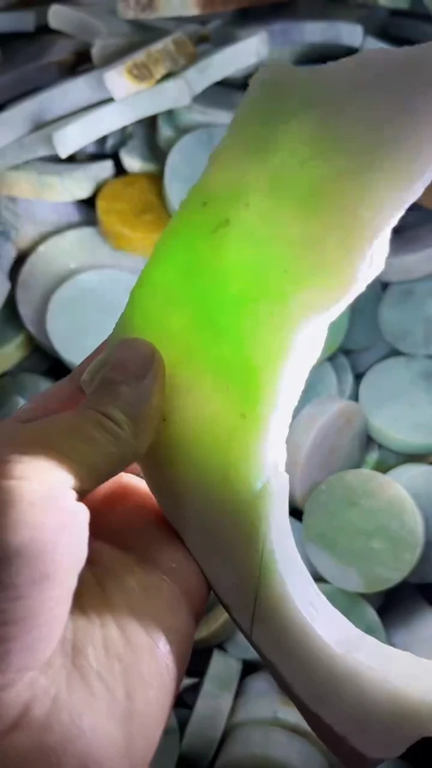 【闪购商品】翡翠挂件未镶嵌A货康壹248