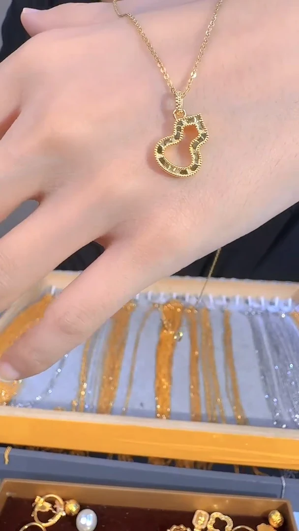 新人福利龙鳞镂空葫芦吊坠0.4g（多样性发货）