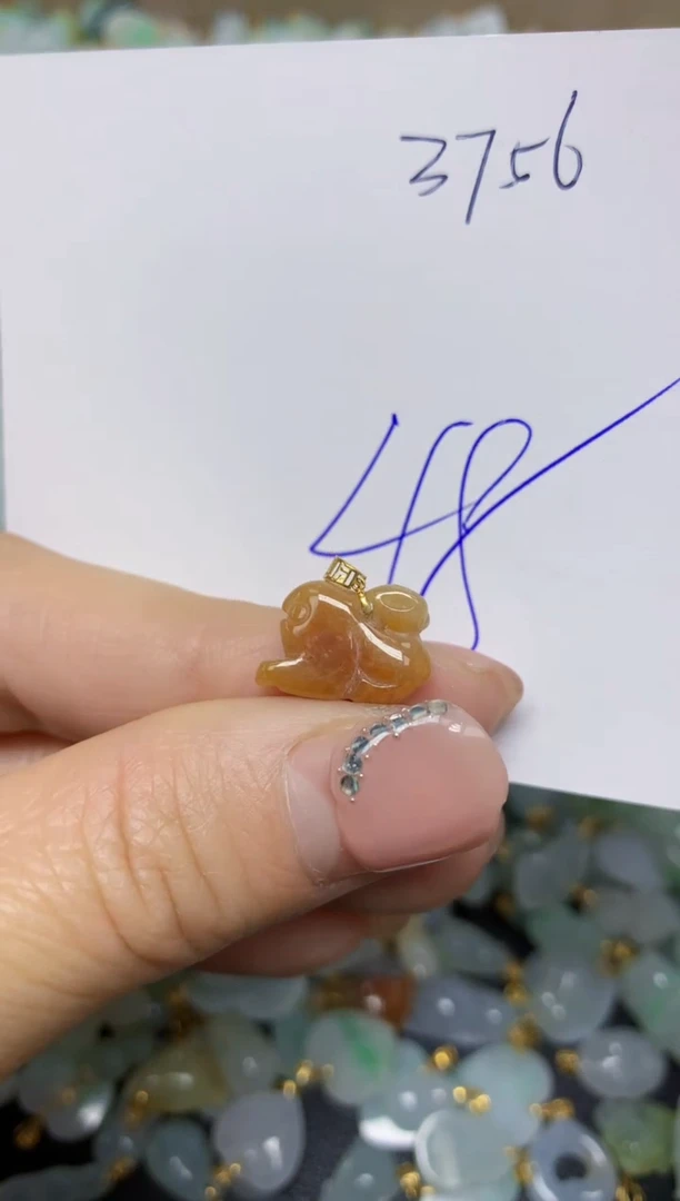 【闪购商品】翡翠挂件18K金镶嵌 天然翡翠A货