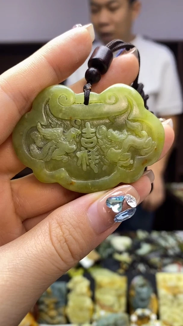 未镶嵌岫玉挂件