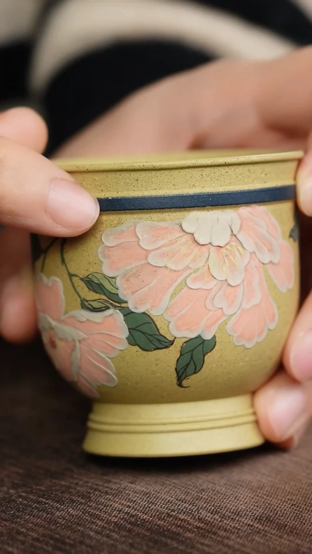 本山绿泥绘牡丹紫砂杯