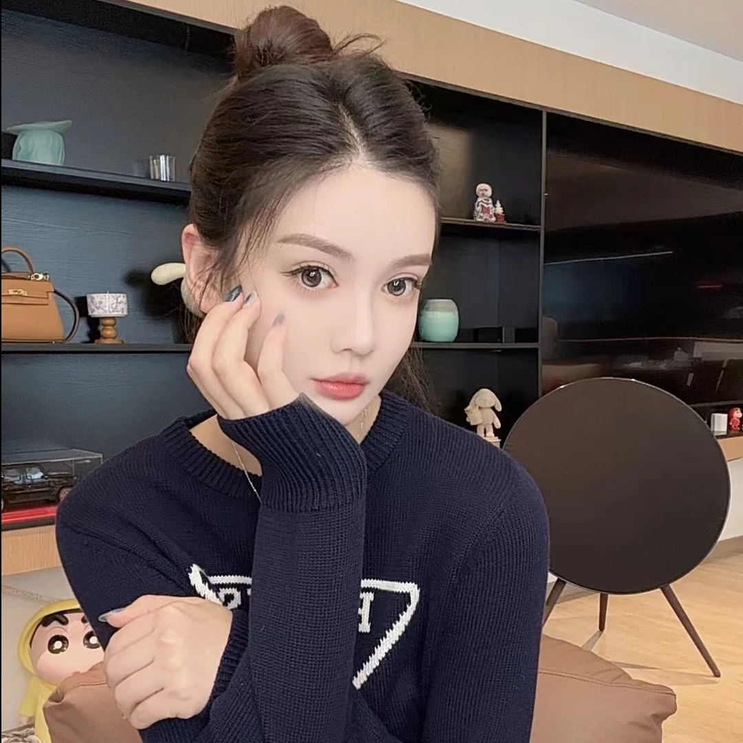 小97【倒三角字母毛衣】22MY2067时尚女士圆领秋冬套头长袖