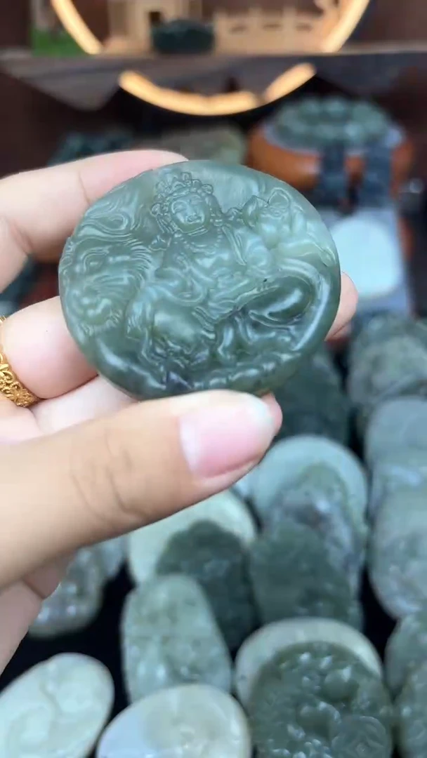 和田玉未镶嵌颈饰1