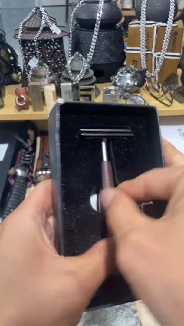 瓷片闪购商品  如图所示