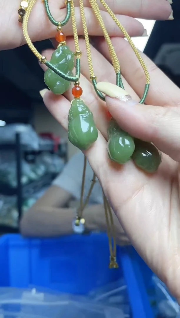 和田玉未镶嵌颈饰（多样性发一件）