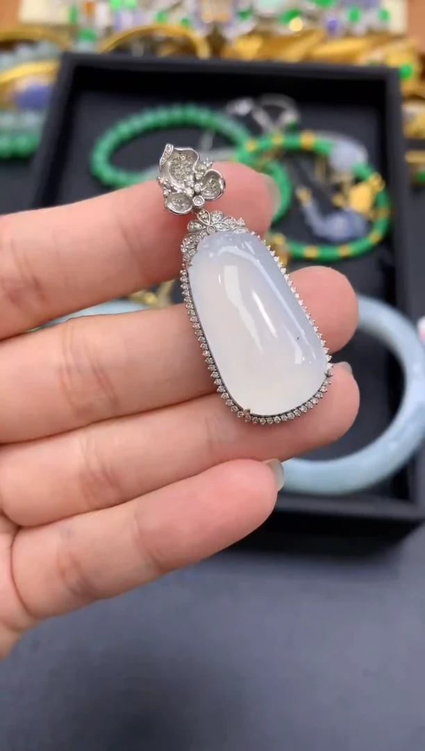 颈饰18K金镶嵌翡翠591-中国好珍宝