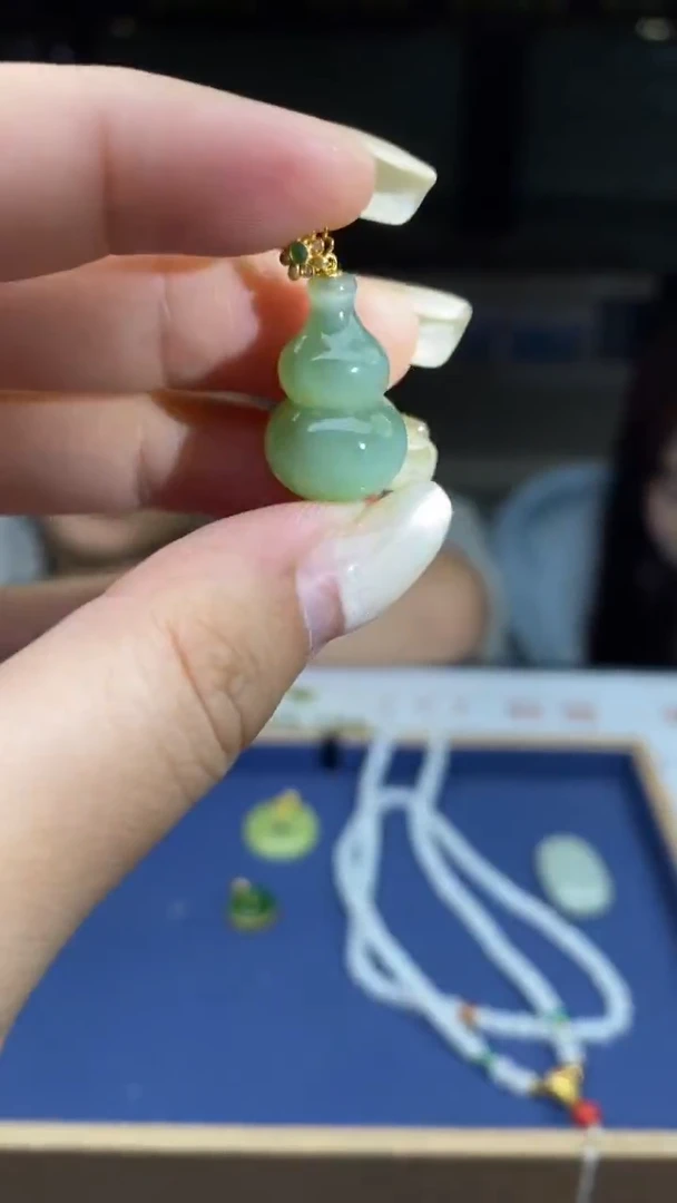 吊坠(不含链)18K金镶嵌和田玉多样性发其一-吊坠-D10894