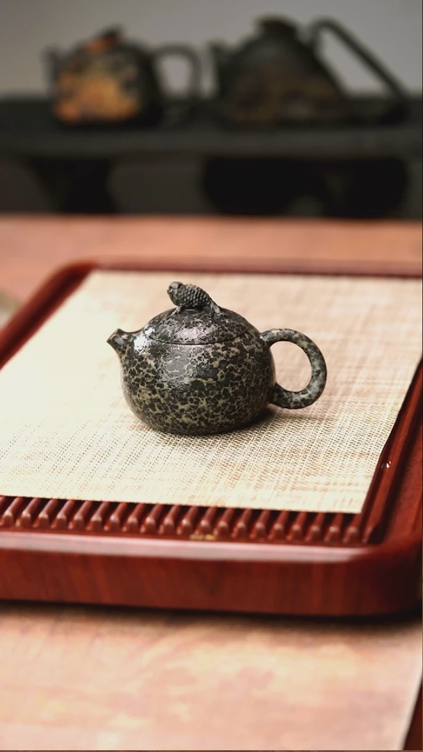 柯荣盛老师作品冰碛岩重工雕刻金玉满堂西施壶230cc