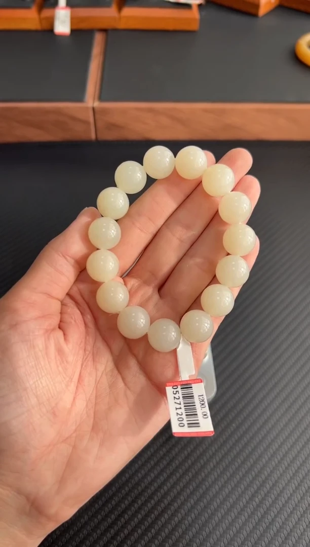 手串未镶嵌和田玉黑山微色差卡14