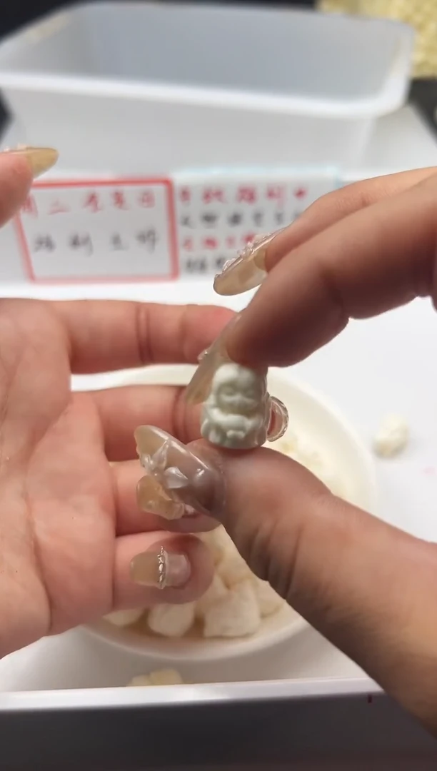 檀香木散珠x662鹿鹿九尾仙狐15*12mm*1个