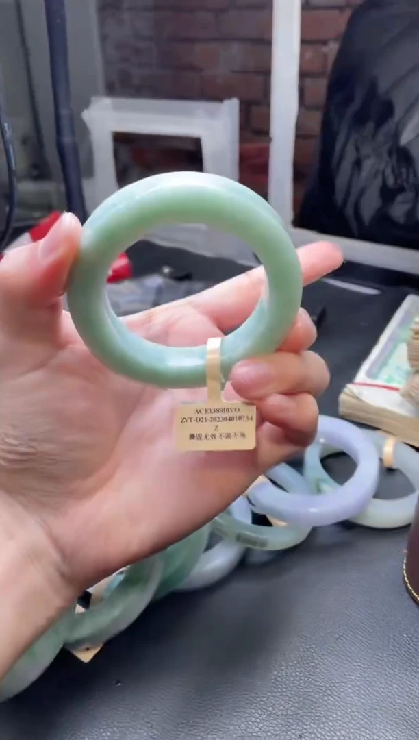 【闪购商品】定制翡翠手镯未镶嵌发一件/DDI02343