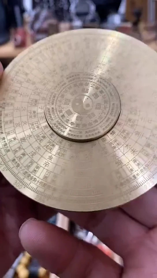 瓷片闪购商品   如图所示