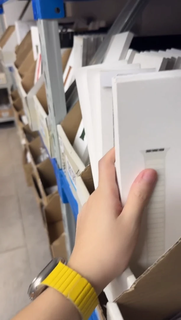 未拆封小表盘 粉白色皮革链式 sm