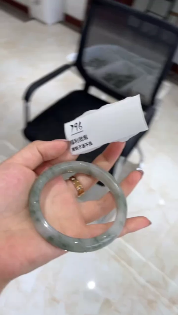 未镶嵌手镯石英质玉瑕796