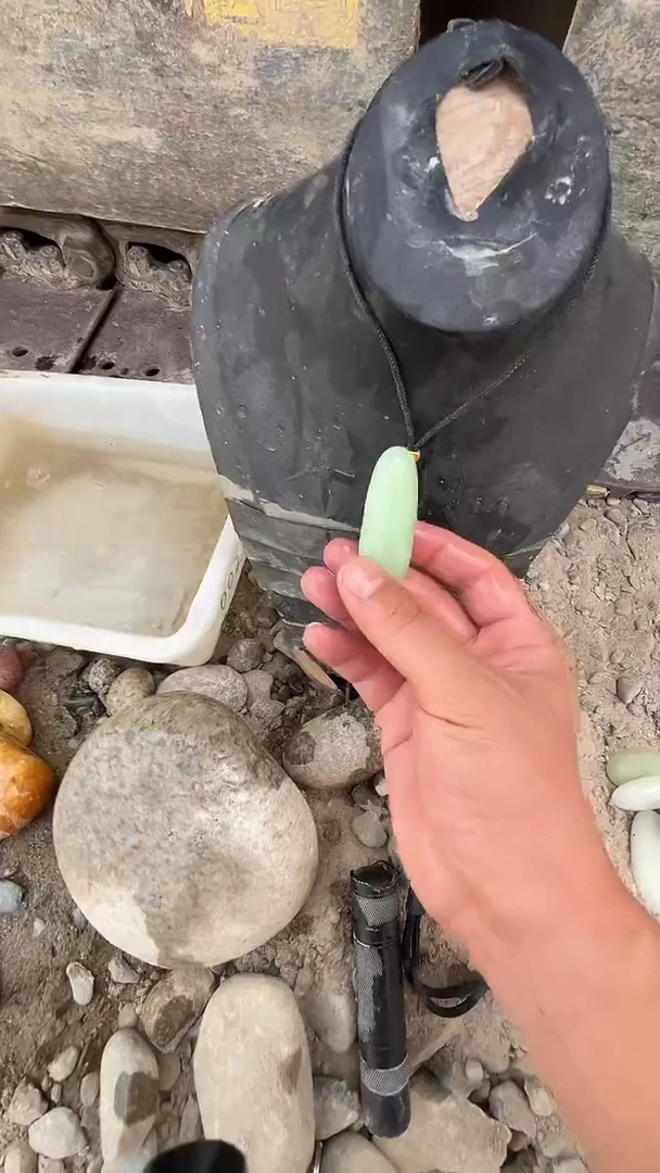 颈饰未镶嵌和田玉0031