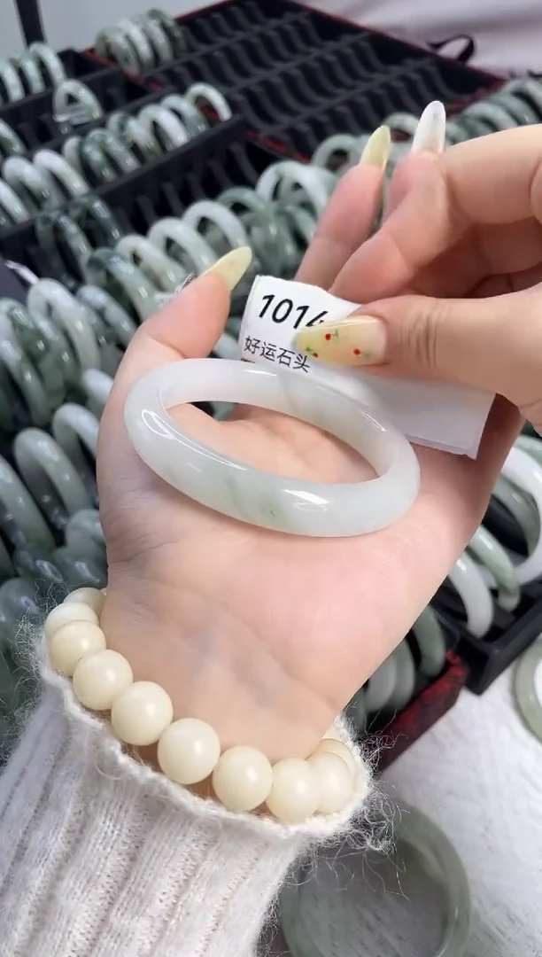 未镶嵌手镯石英质玉1014