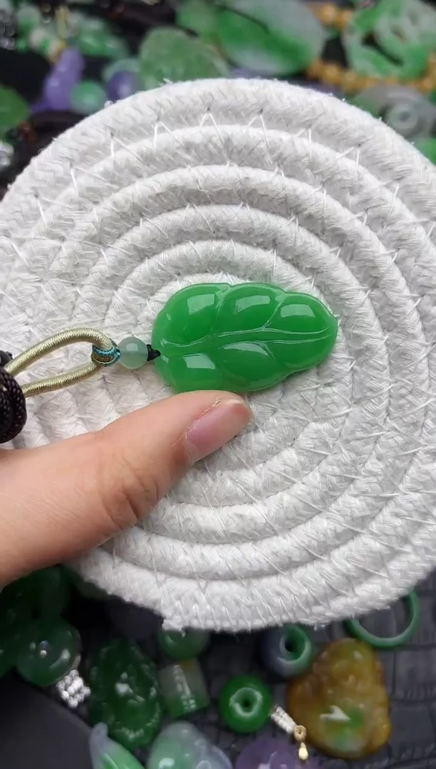 颈饰未镶嵌翡翠缅甸翡翠吊坠