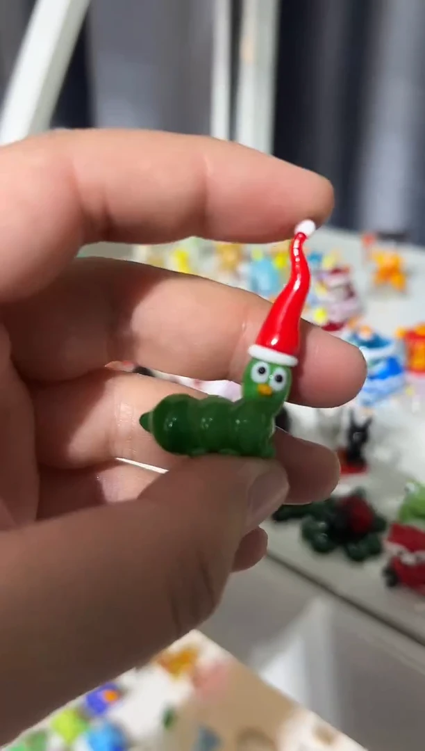 手工艺品琉璃反****钟毛毛虫