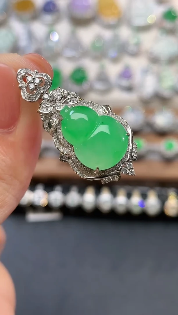 吊坠(不含链)18K金镶嵌翡翠q86