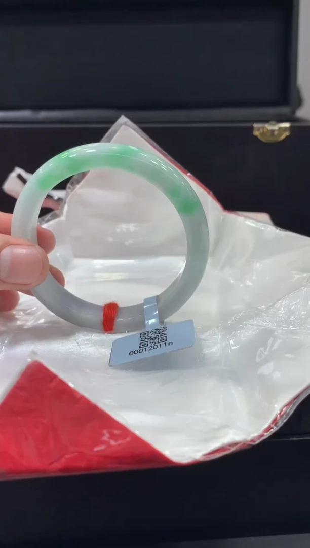 未镶嵌手镯翡翠翡翠手镯
