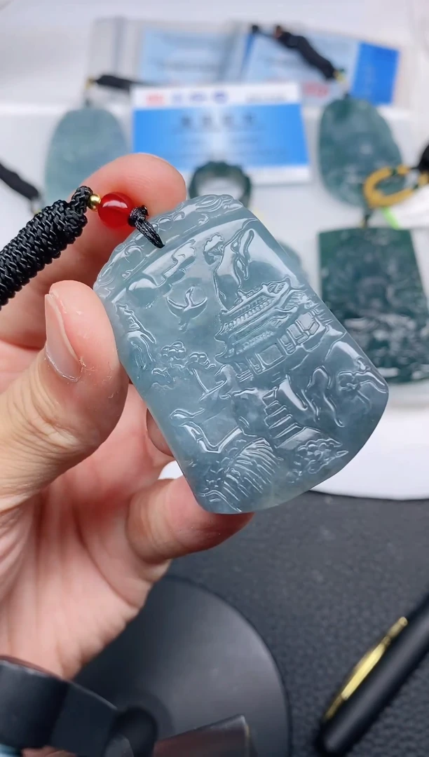 颈饰未镶嵌翡翠 1