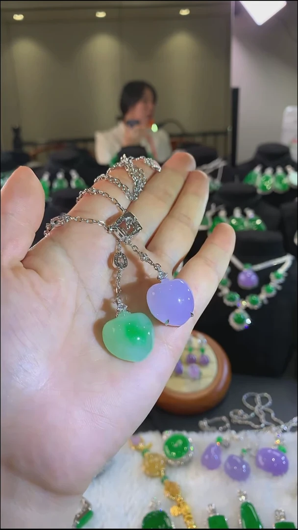 吊坠(不含链)18K金镶嵌翡翠吊坠