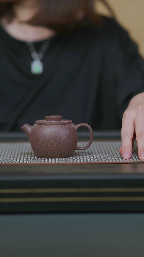 茶壶紫砂微瑕半手紫玉金砂有钱花130cc