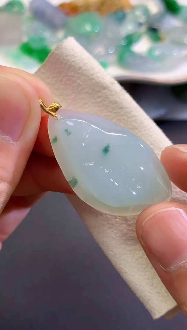 翡翠未镶嵌颈饰864